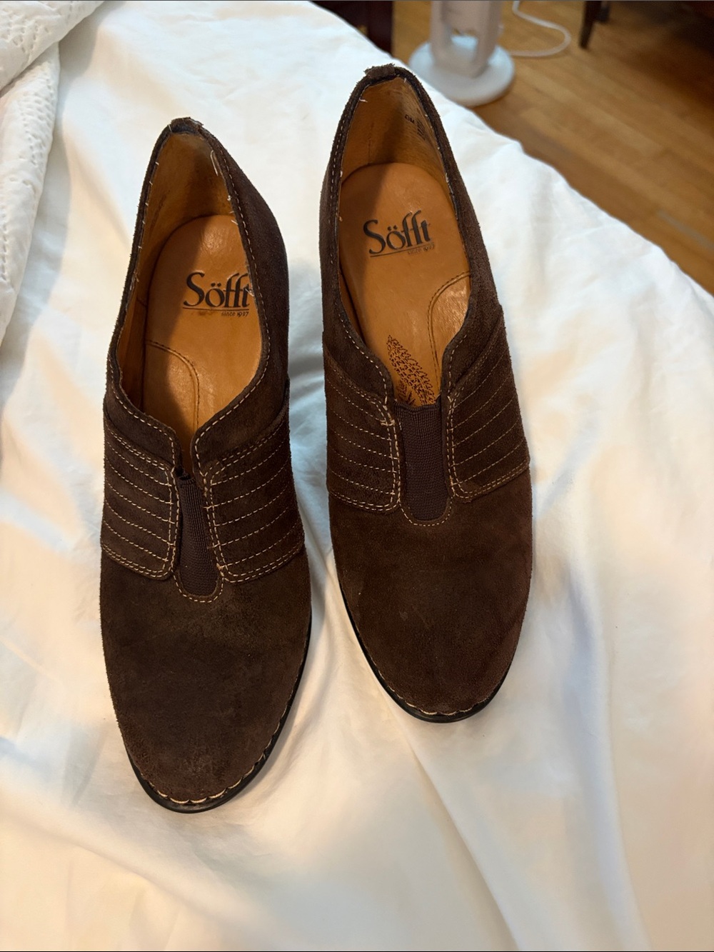 Sofft Brown Suede Women's Slip-On heeled closed toe shoes